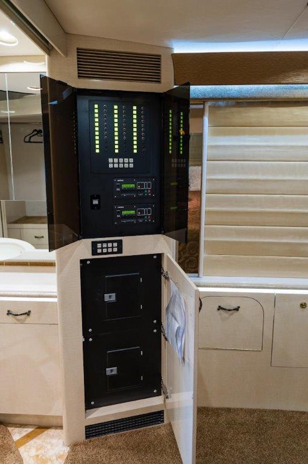 2006 Prevost Marathon H3-45 For Sale