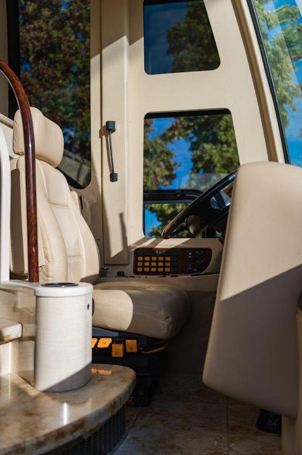 2006 Prevost Marathon H3-45 For Sale
