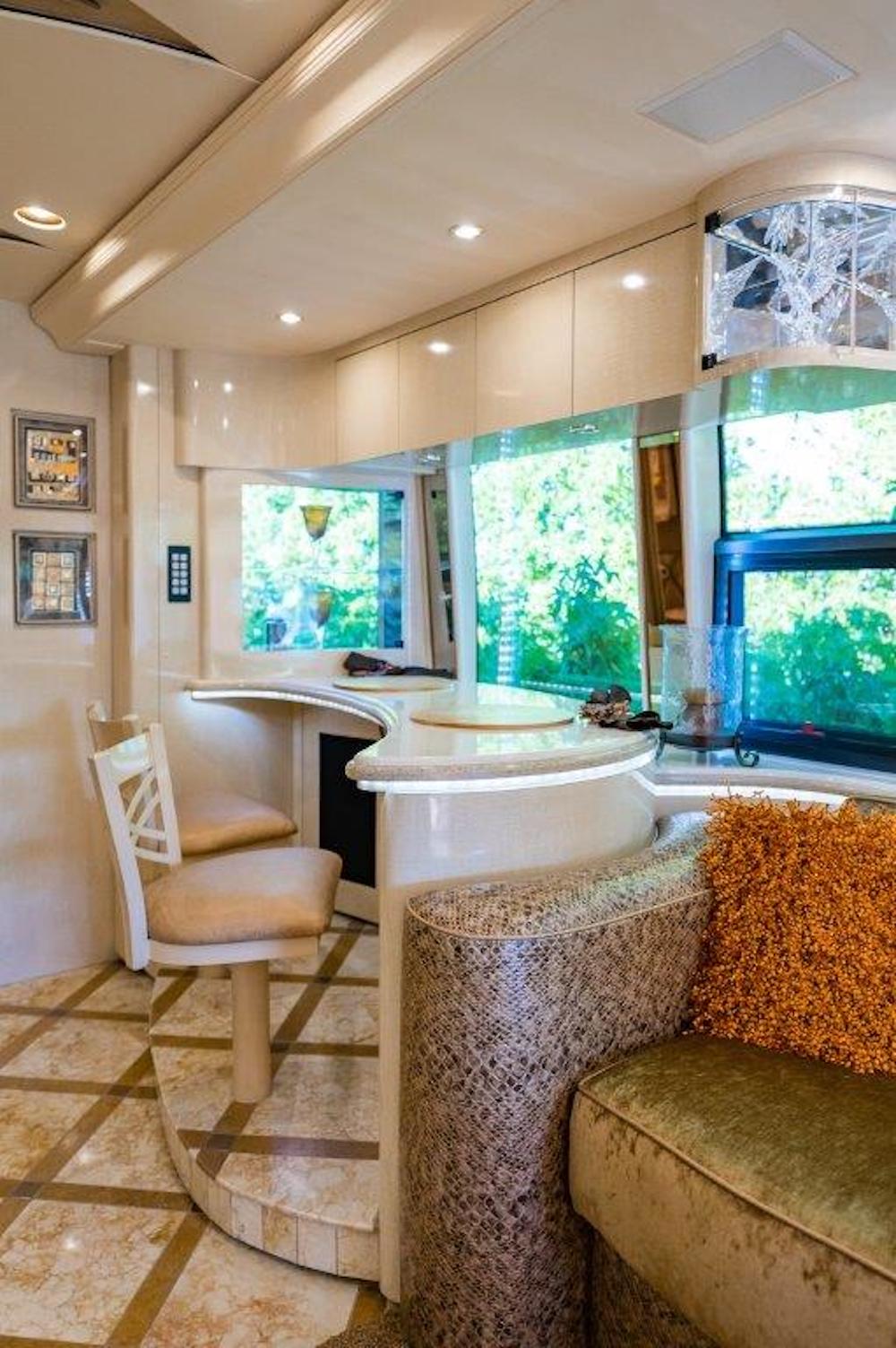 2006 Prevost Marathon H3-45 For Sale