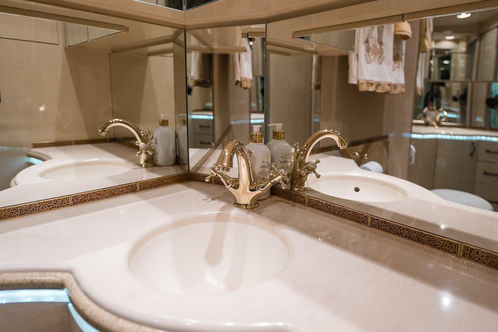 2006 Prevost Marathon H3-45 For Sale