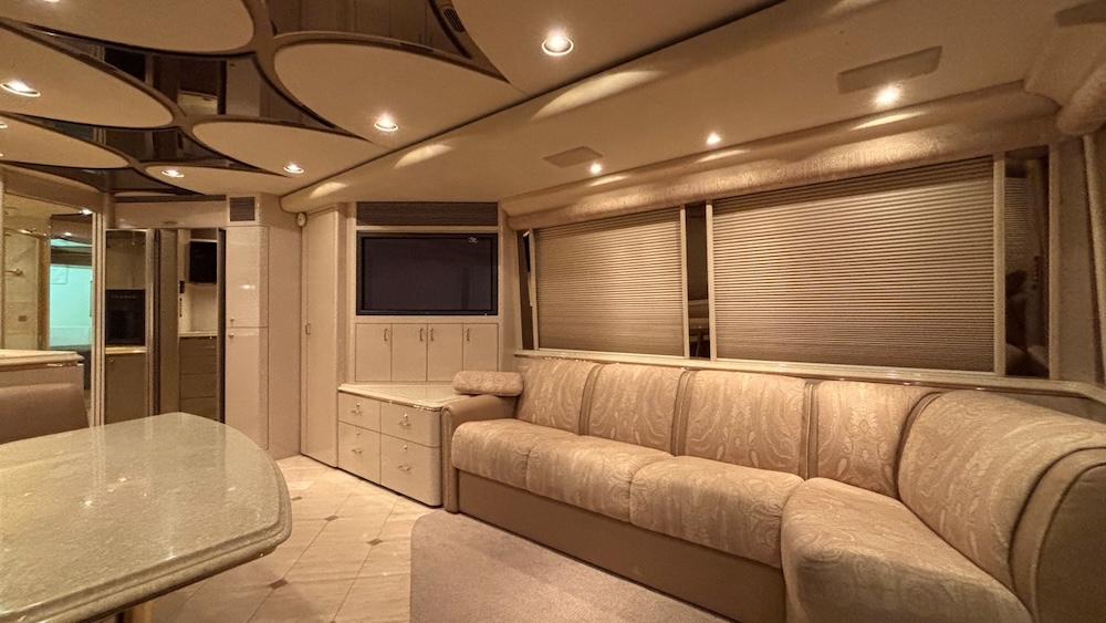 2006 Prevost Marathon XLII For Sale
