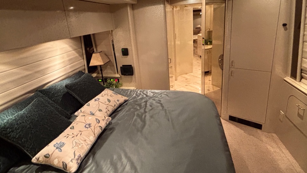 2006 Prevost Marathon XLII For Sale