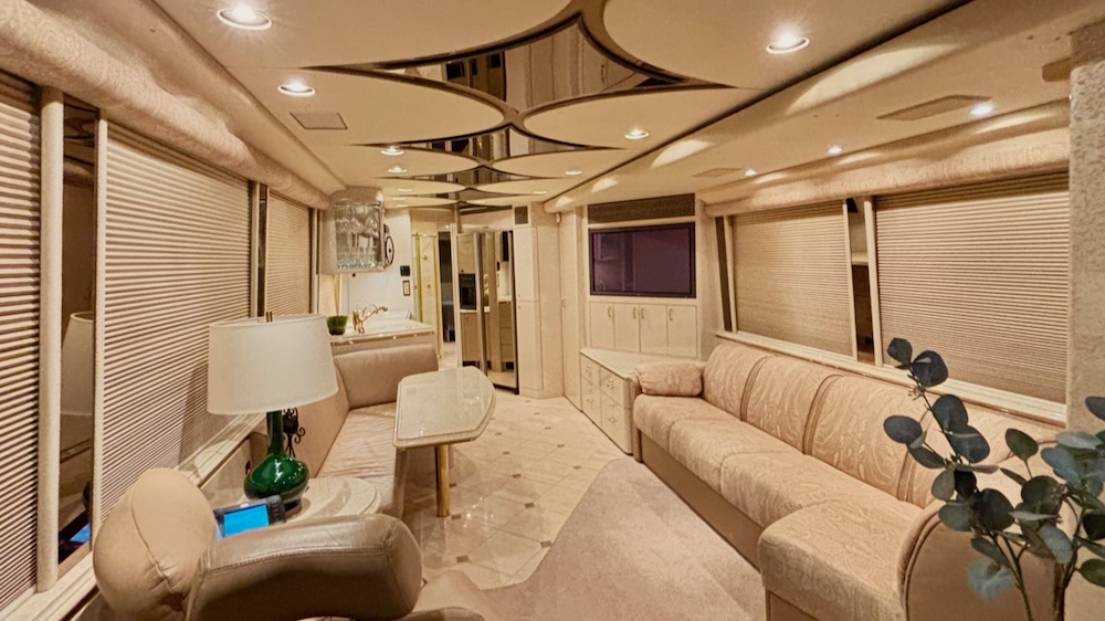 2006 Prevost Marathon XLII For Sale