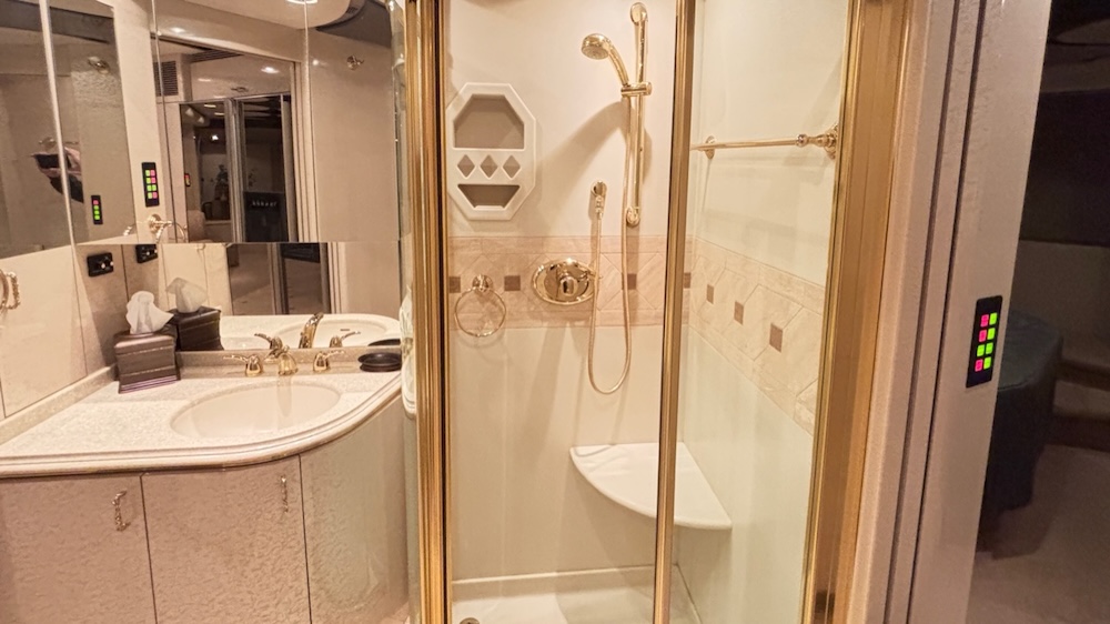 2006 Prevost Marathon XLII For Sale