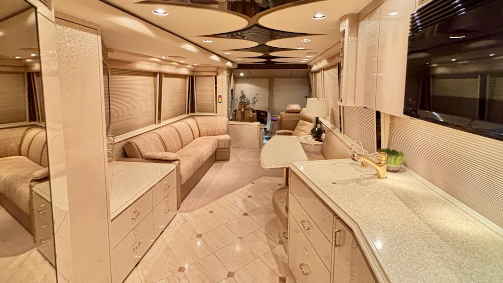 2006 Prevost Marathon XLII For Sale
