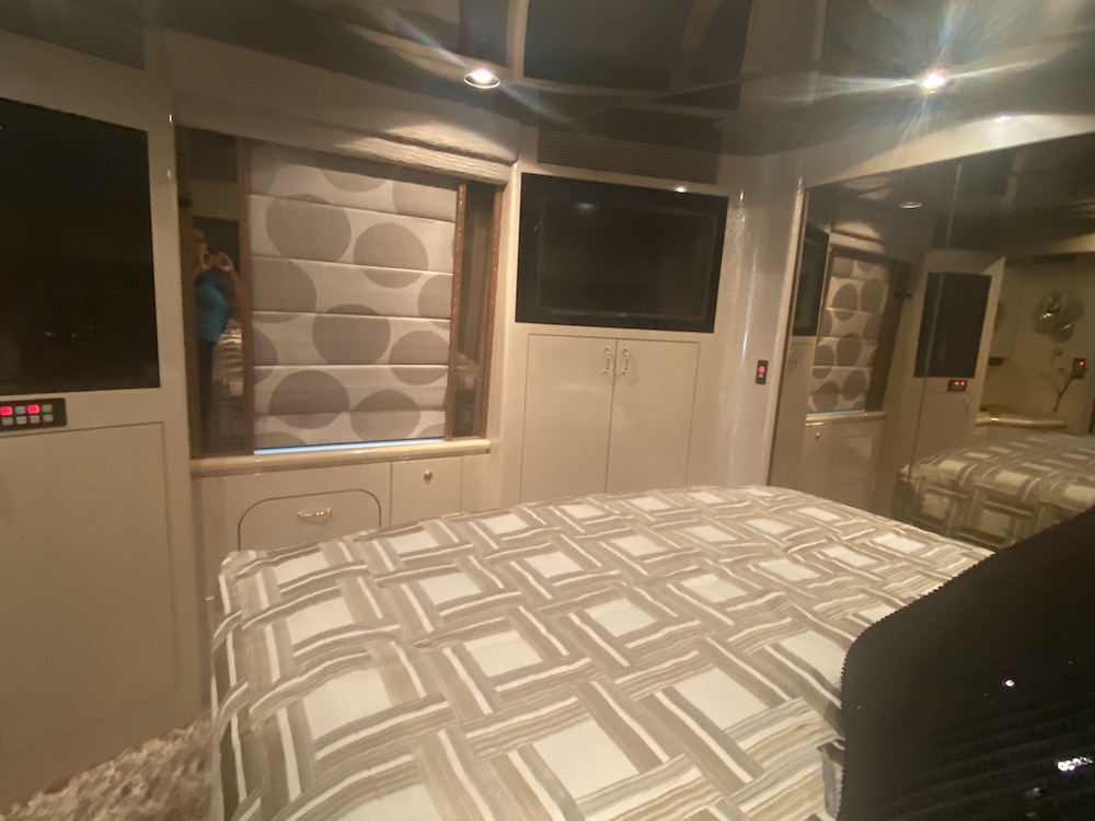 2006 Prevost Marathon XLII For Sale