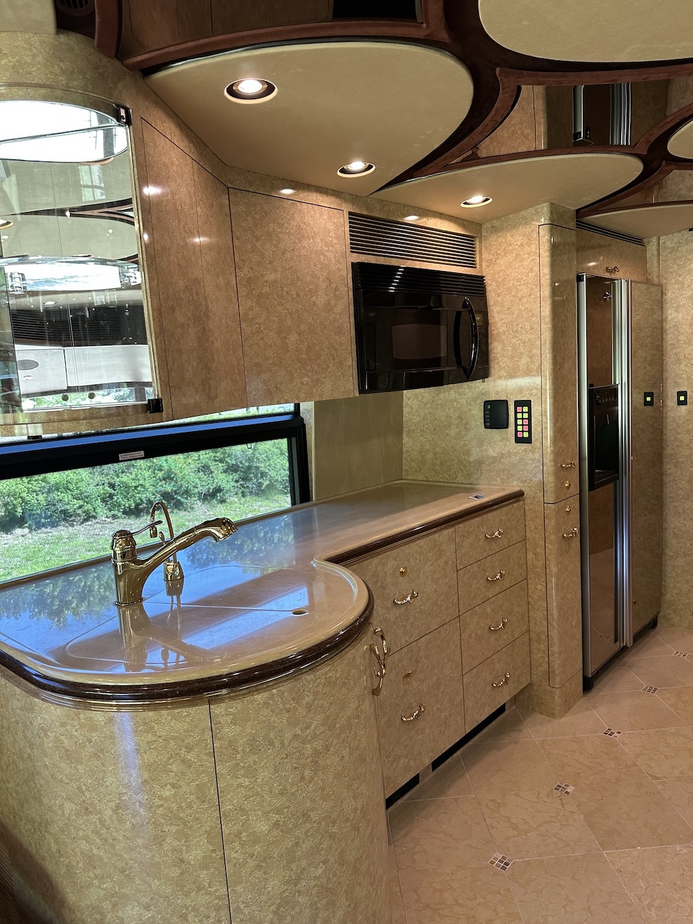 2006 Prevost  Marathon H3-45 For Sale
