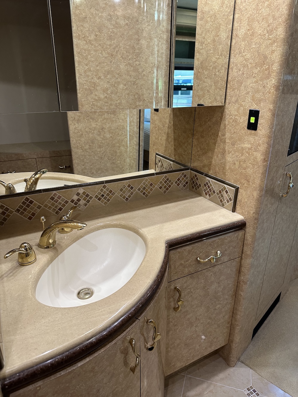 2006 Prevost  Marathon H3-45 For Sale