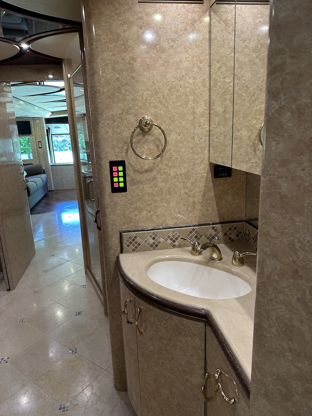2006 Prevost  Marathon H3-45 For Sale