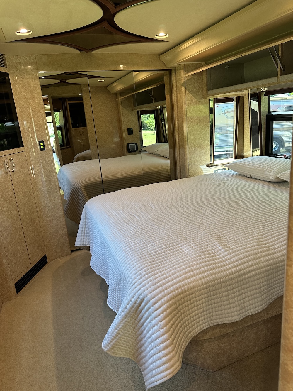 2006 Prevost  Marathon H3-45 For Sale