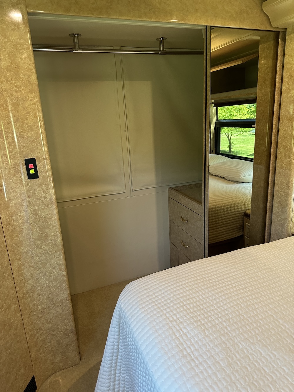 2006 Prevost  Marathon H3-45 For Sale