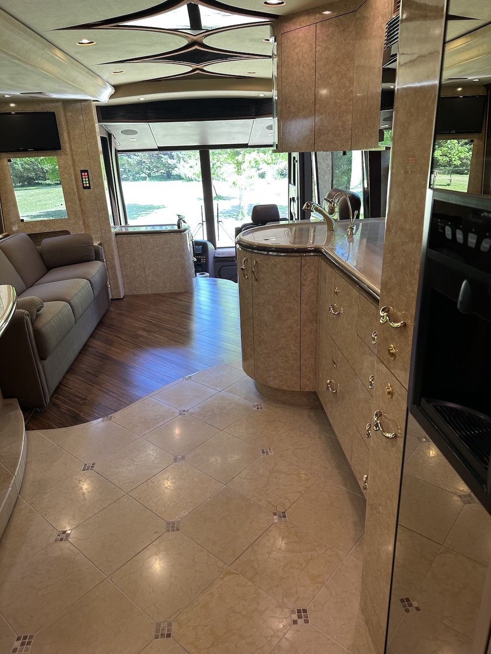 2006 Prevost  Marathon H3-45 For Sale