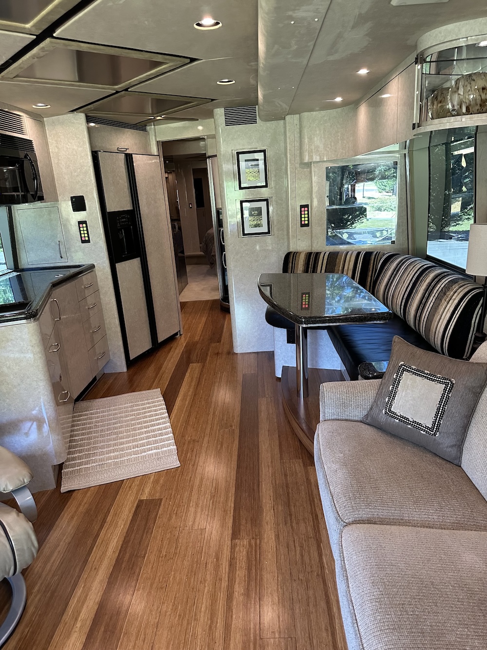 2006 Prevost Marathon XLII For Sale