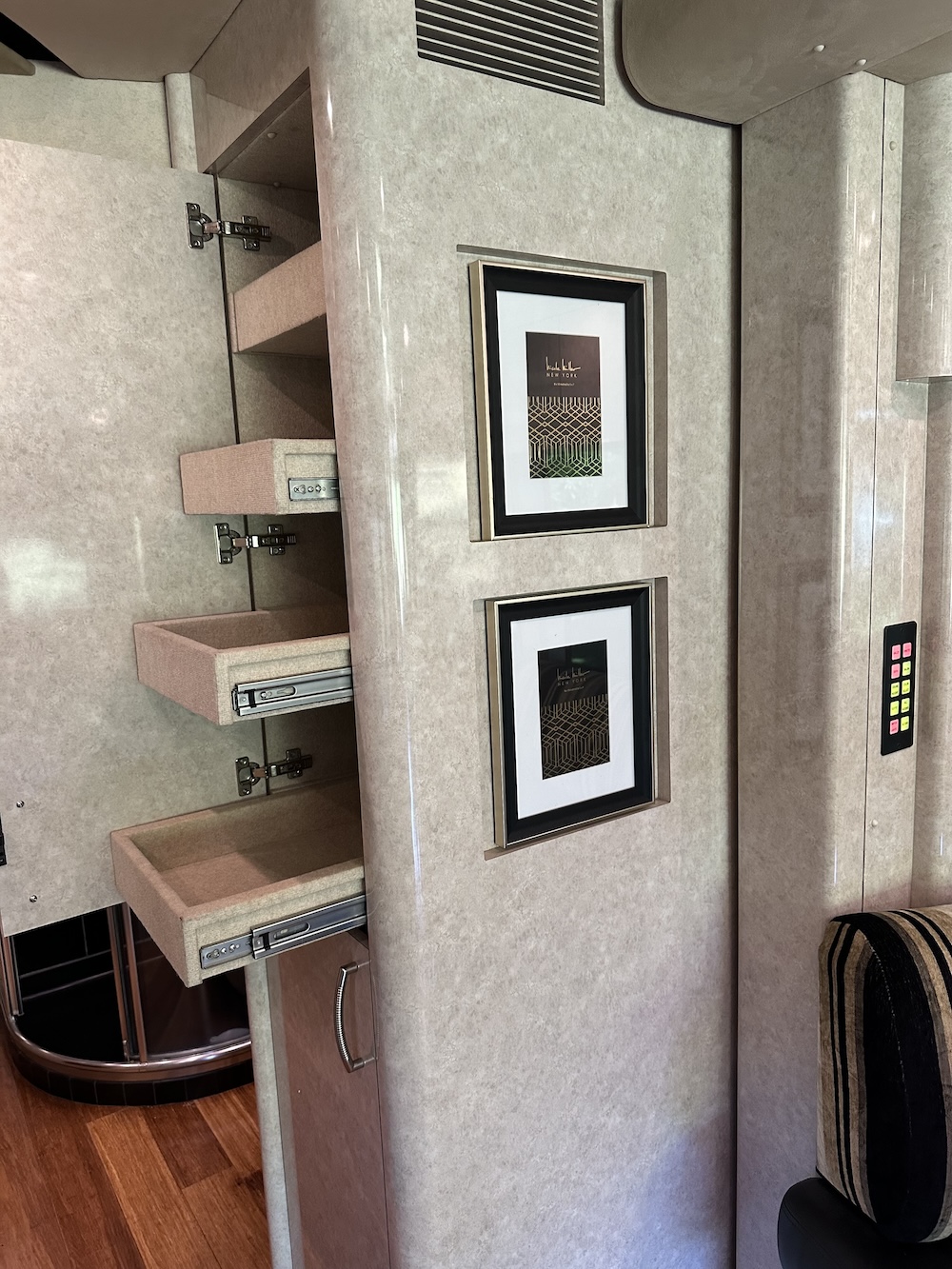 2006 Prevost Marathon XLII For Sale