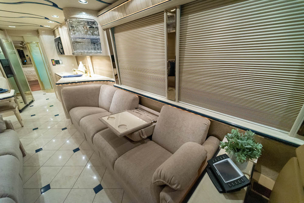 2006 Prevost Marathon XLII For Sale