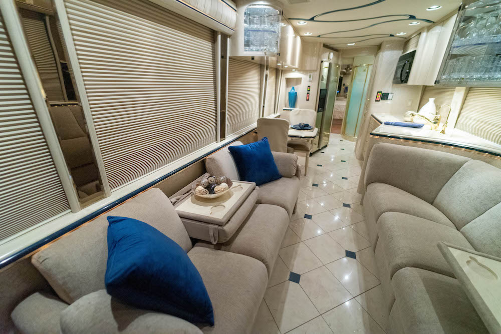 2006 Prevost Marathon XLII For Sale