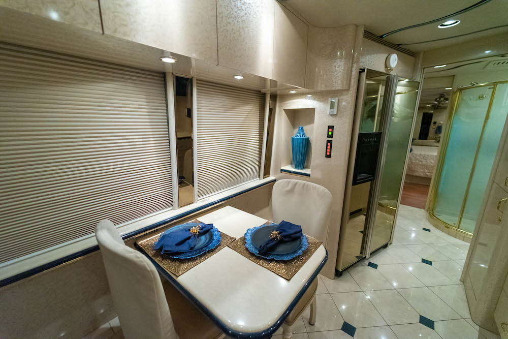 2006 Prevost Marathon XLII For Sale