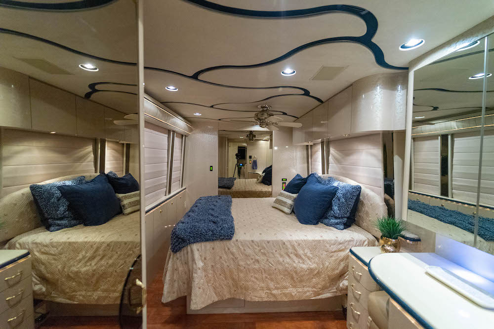 2006 Prevost Marathon XLII For Sale