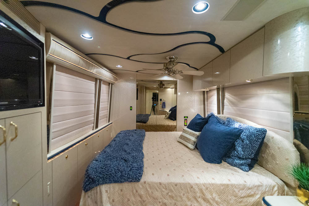 2006 Prevost Marathon XLII For Sale