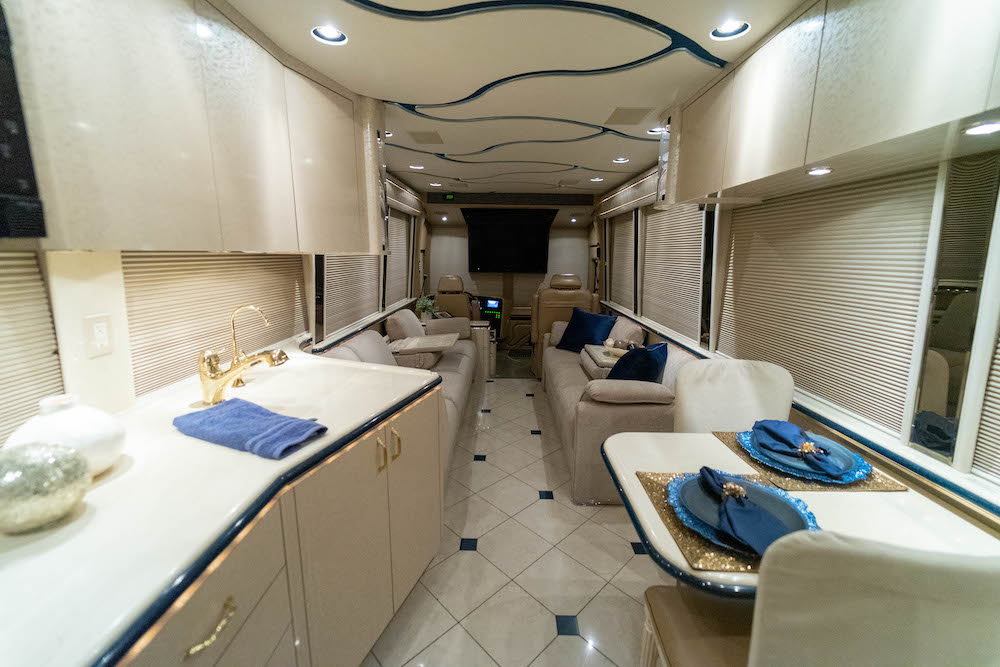 2006 Prevost Marathon XLII For Sale