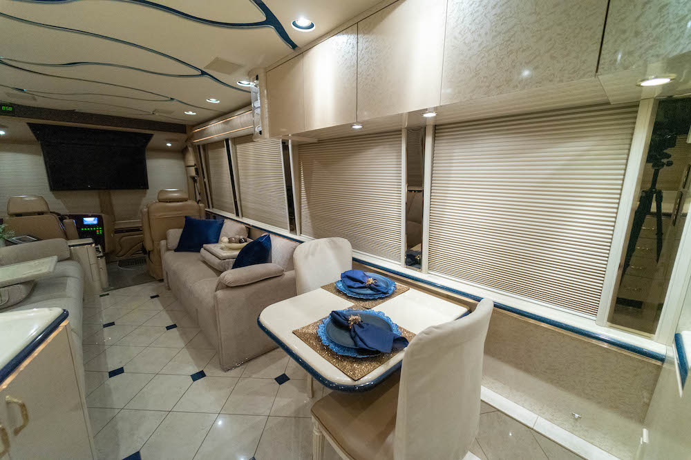 2006 Prevost Marathon XLII For Sale