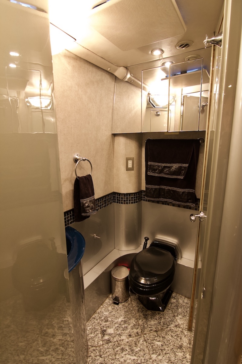 2006 Prevost Millennium H3-45 For Sale