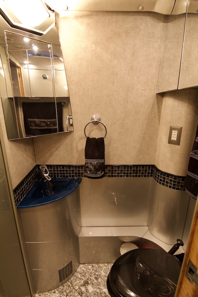 2006 Prevost Millennium H3-45 For Sale
