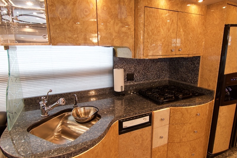 2006 Prevost Millennium H3-45 For Sale