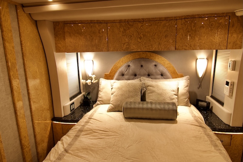 2006 Prevost Millennium H3-45 For Sale