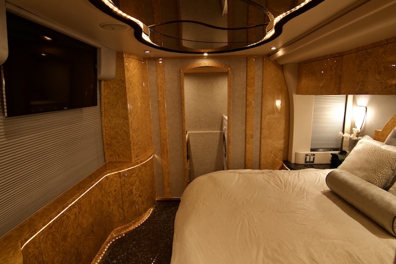 2006 Prevost Millennium H3-45 For Sale