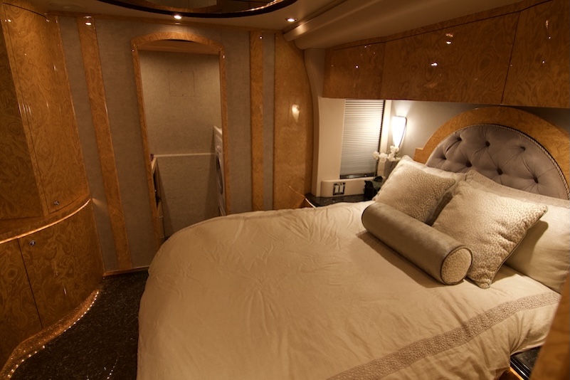 2006 Prevost Millennium H3-45 For Sale