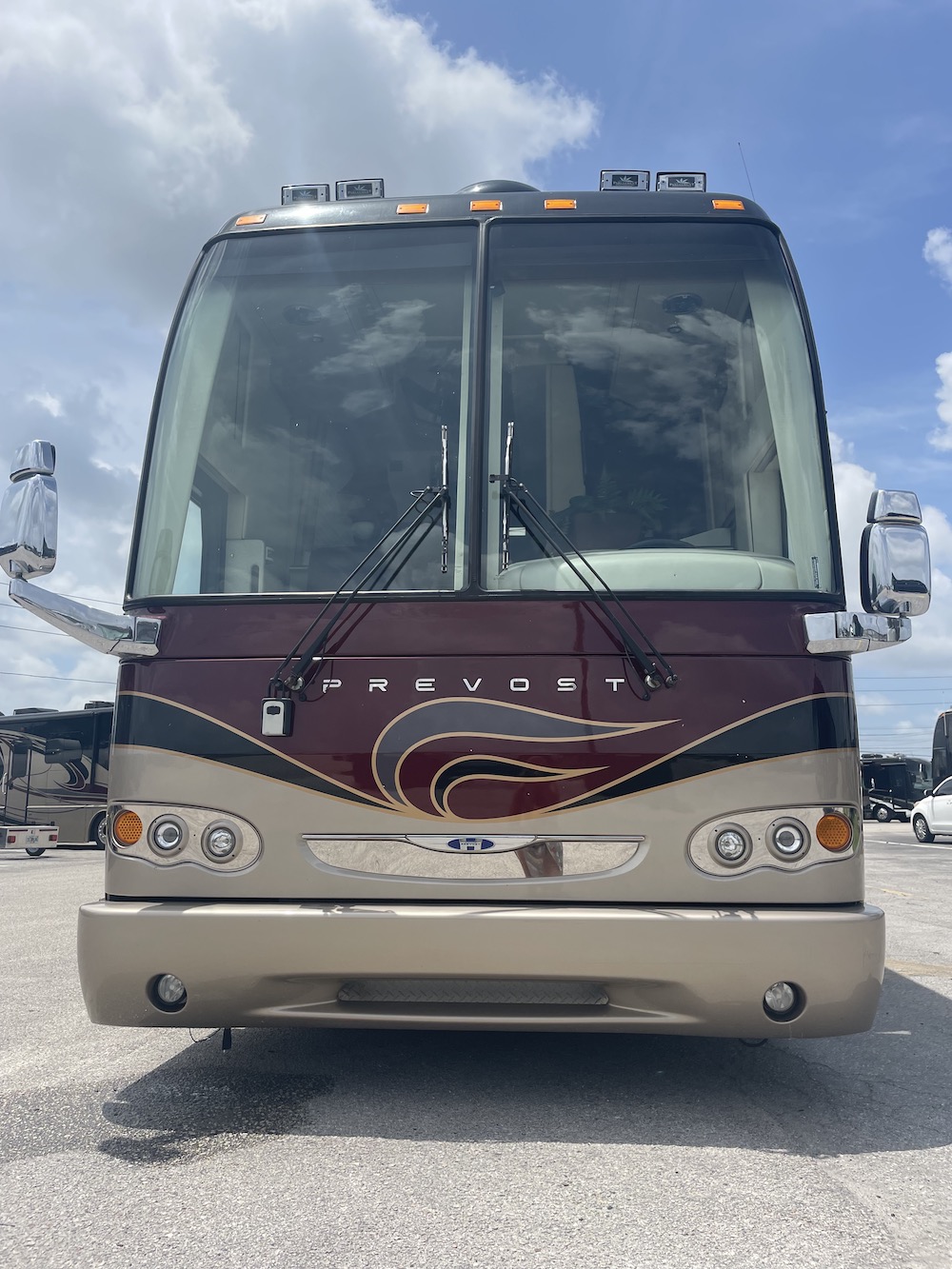 2006 Prevost Parliament H3-45 For Sale