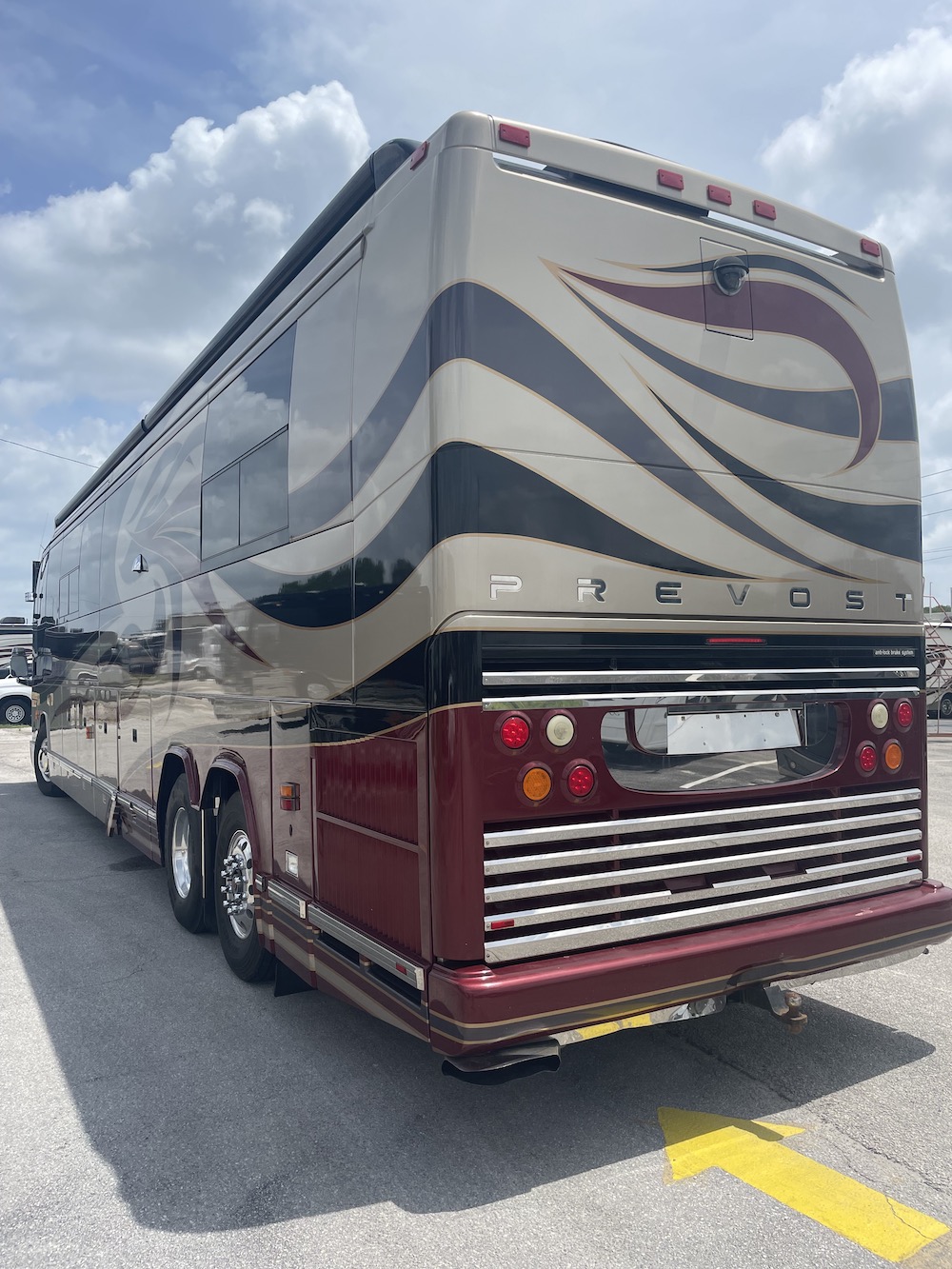 2006 Prevost Parliament H3-45 For Sale