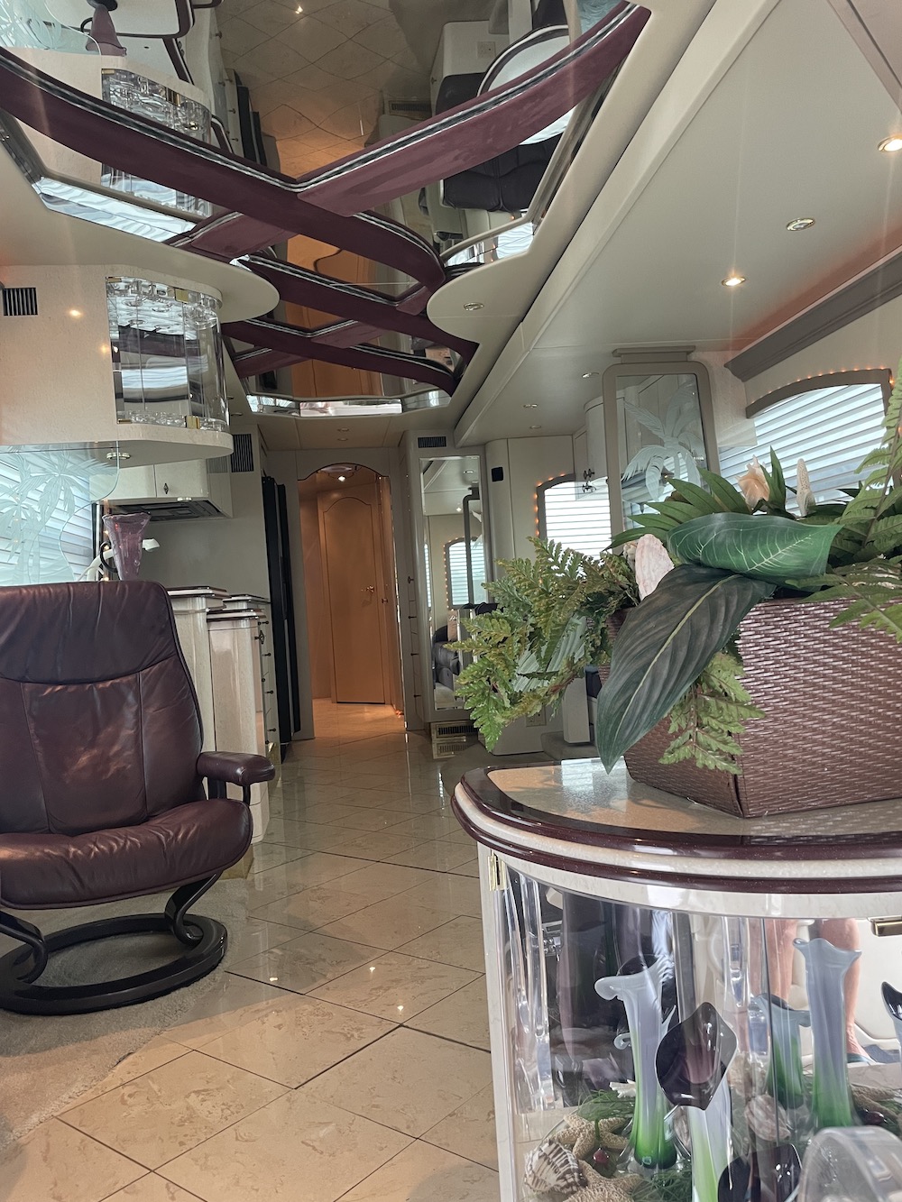 2006 Prevost Parliament H3-45 For Sale