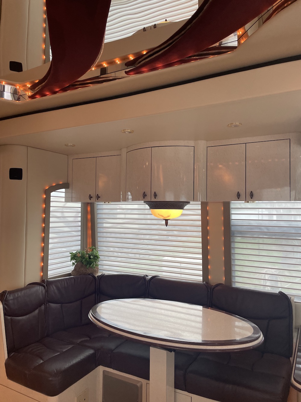 2006 Prevost Parliament H3-45 For Sale