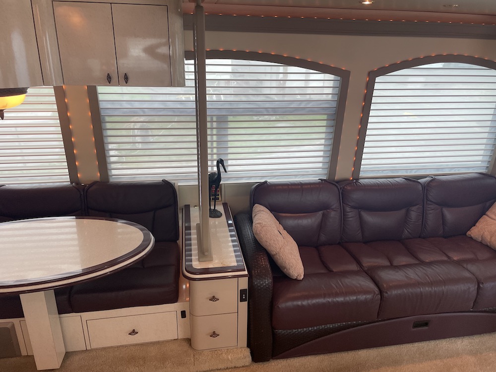 2006 Prevost Parliament H3-45 For Sale