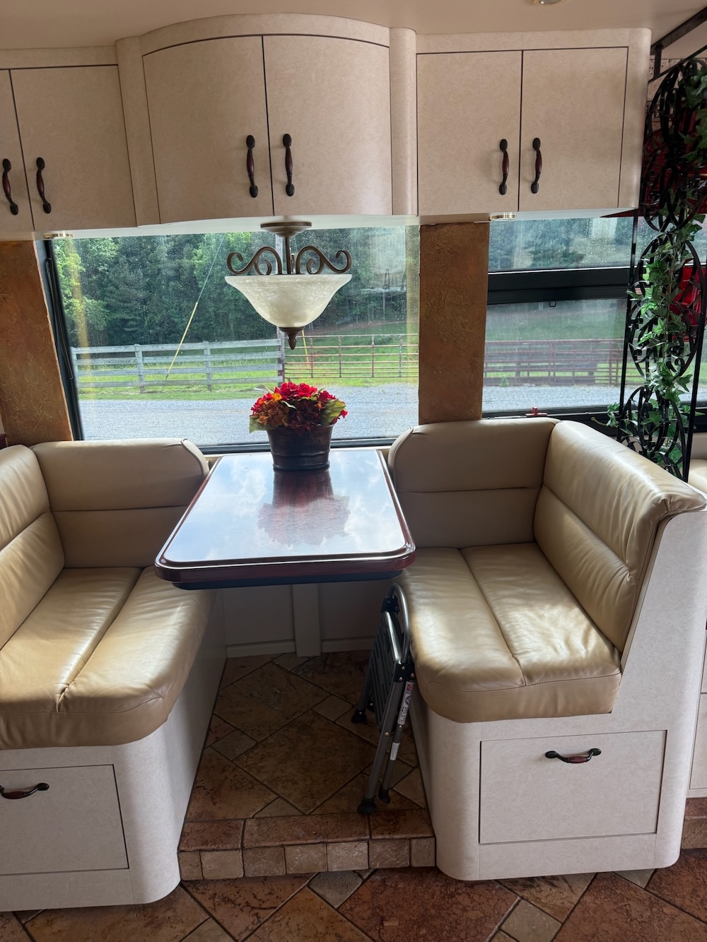 2006 Prevost Parliament XLII  For Sale
