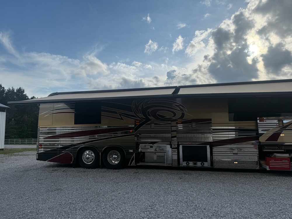 2006 Prevost Parliament XLII  For Sale