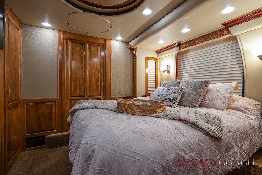 2006 Prevost Royale XLII For Sale