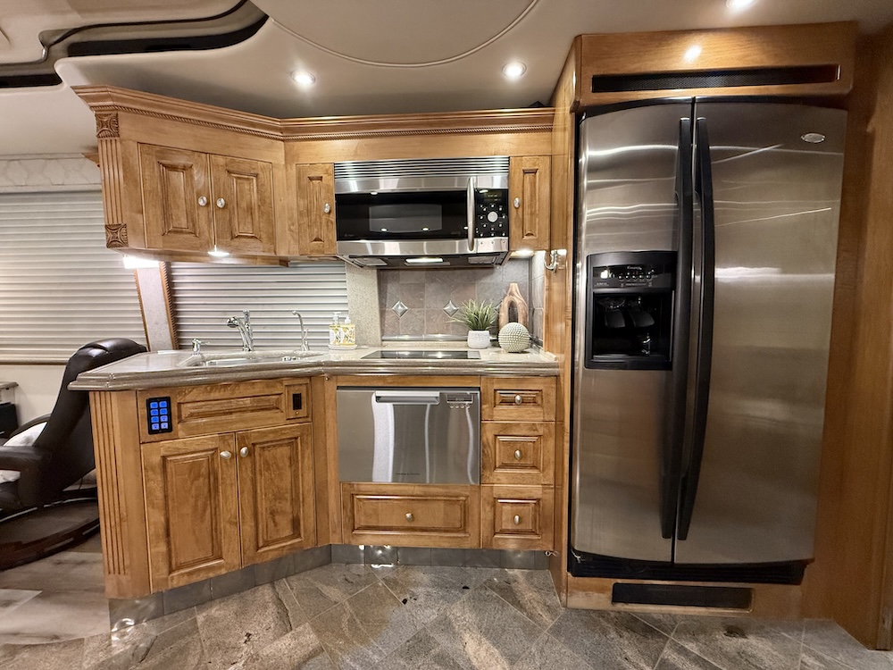 2006 Prevost Royale XLII For Sale