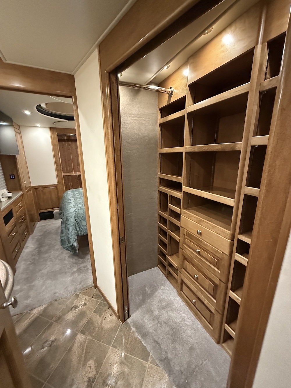 2006 Prevost Royale XLII For Sale