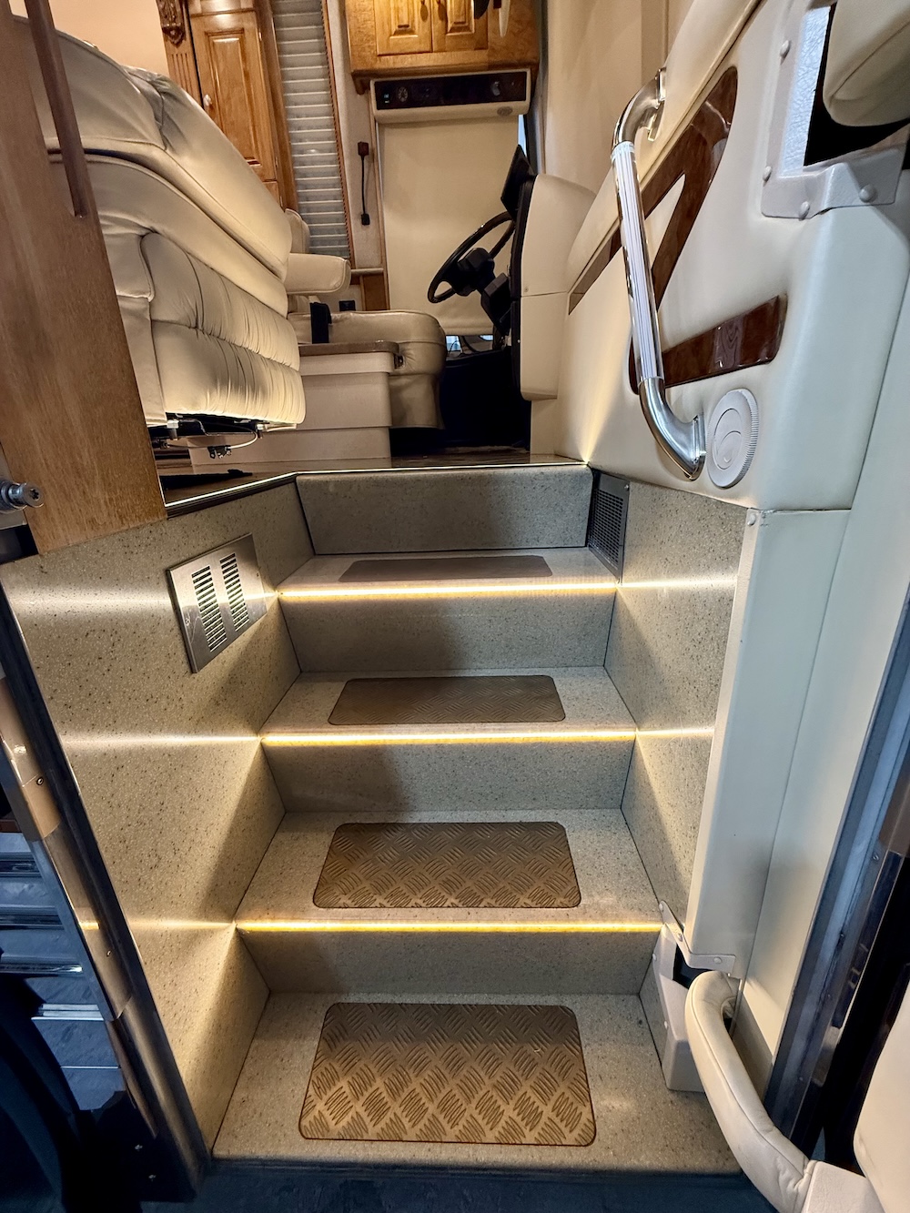 2006 Prevost Royale XLII For Sale