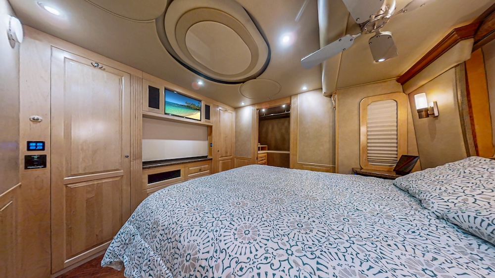 2006 Prevost Royale XLII For Sale