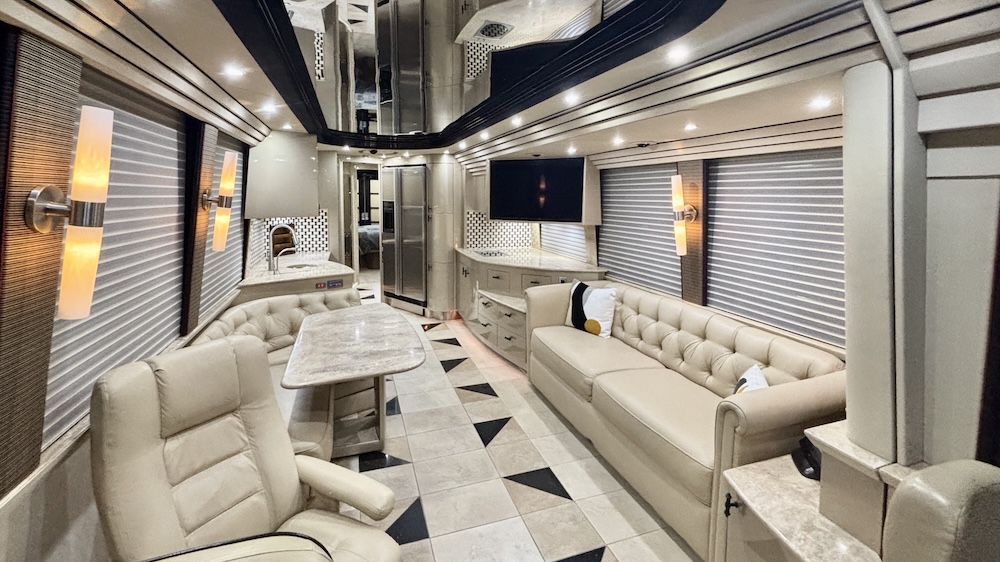 2007 Prevost Country Coach XLIIFor Sale