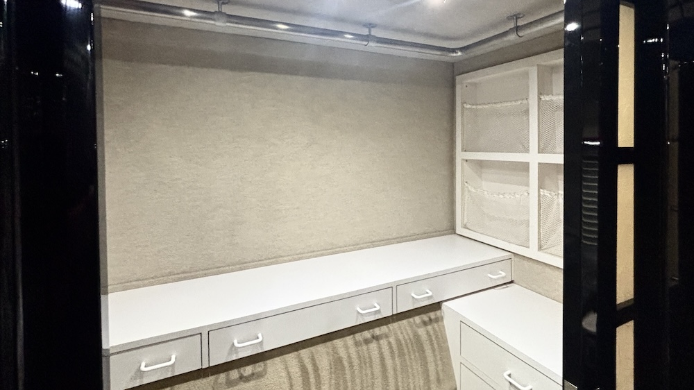 2007 Prevost Country Coach XLIIFor Sale