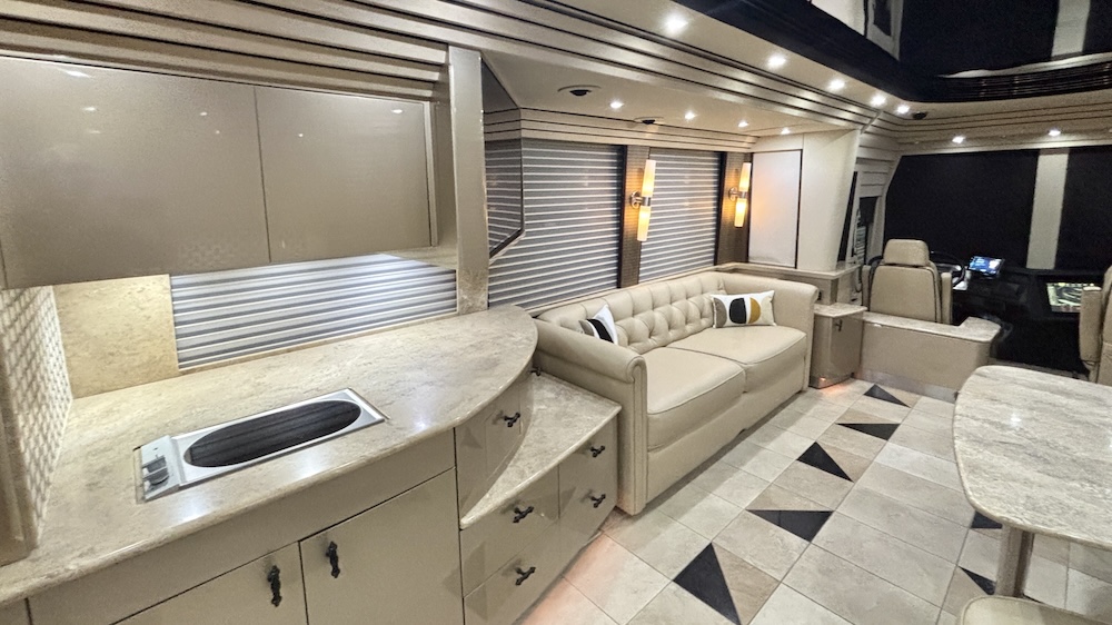 2007 Prevost Country Coach XLIIFor Sale