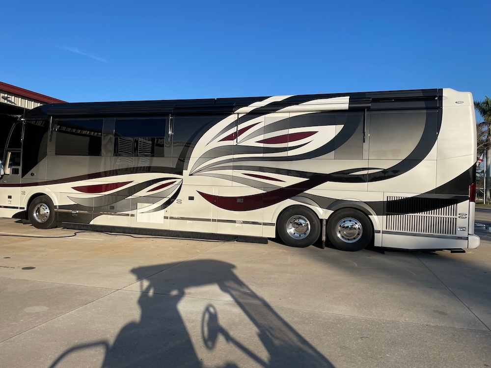 2007 Prevost Featherlite  H3-45 For Sale