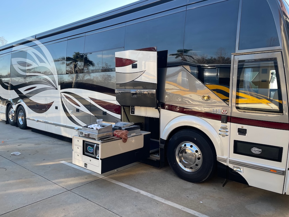 2007 Prevost Featherlite  H3-45 For Sale