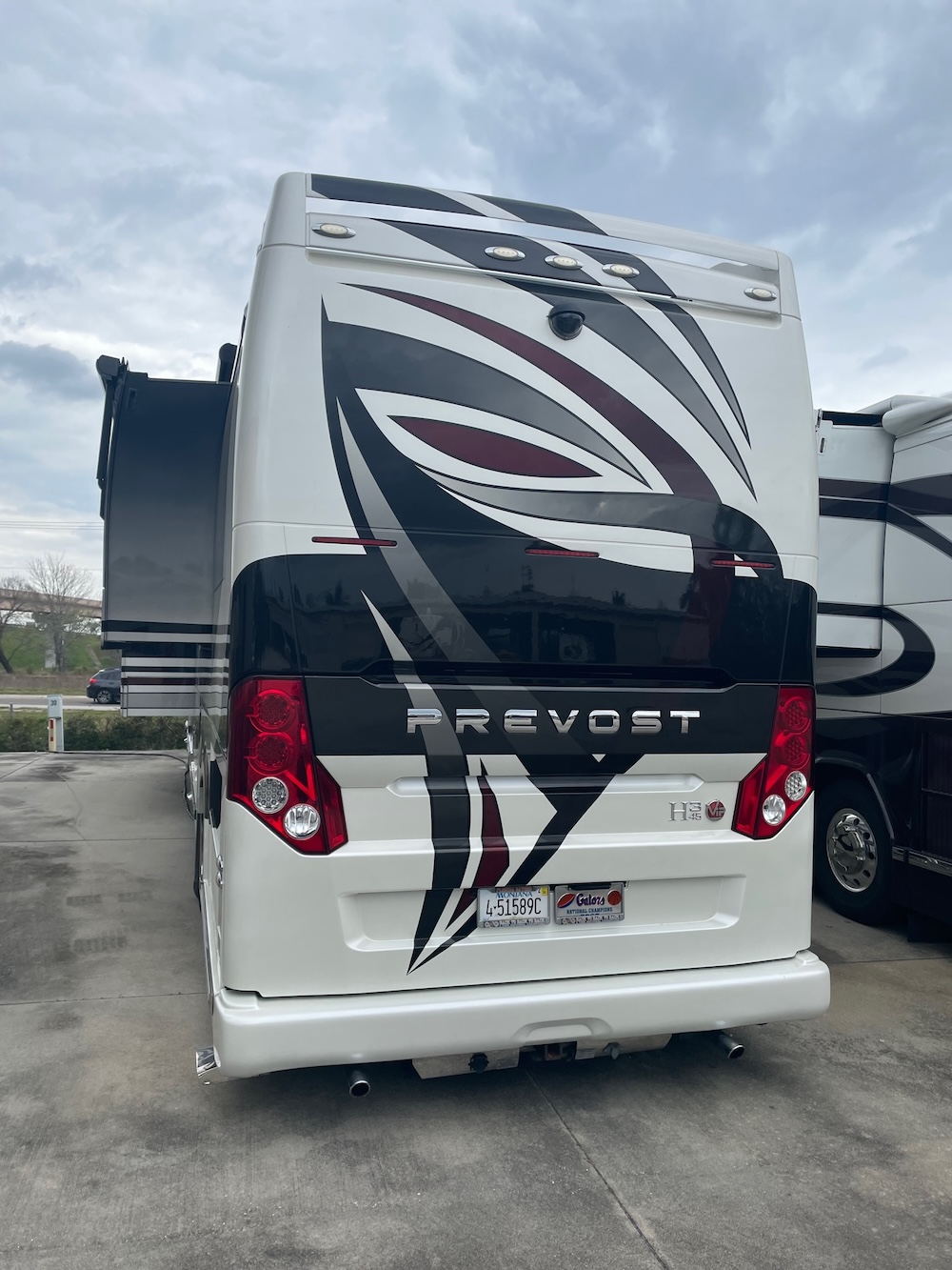 2007 Prevost Featherlite  H3-45 For Sale