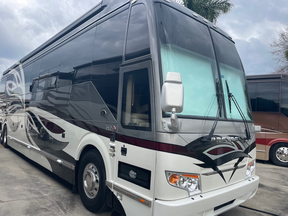 2007 Prevost Featherlite  H3-45 For Sale